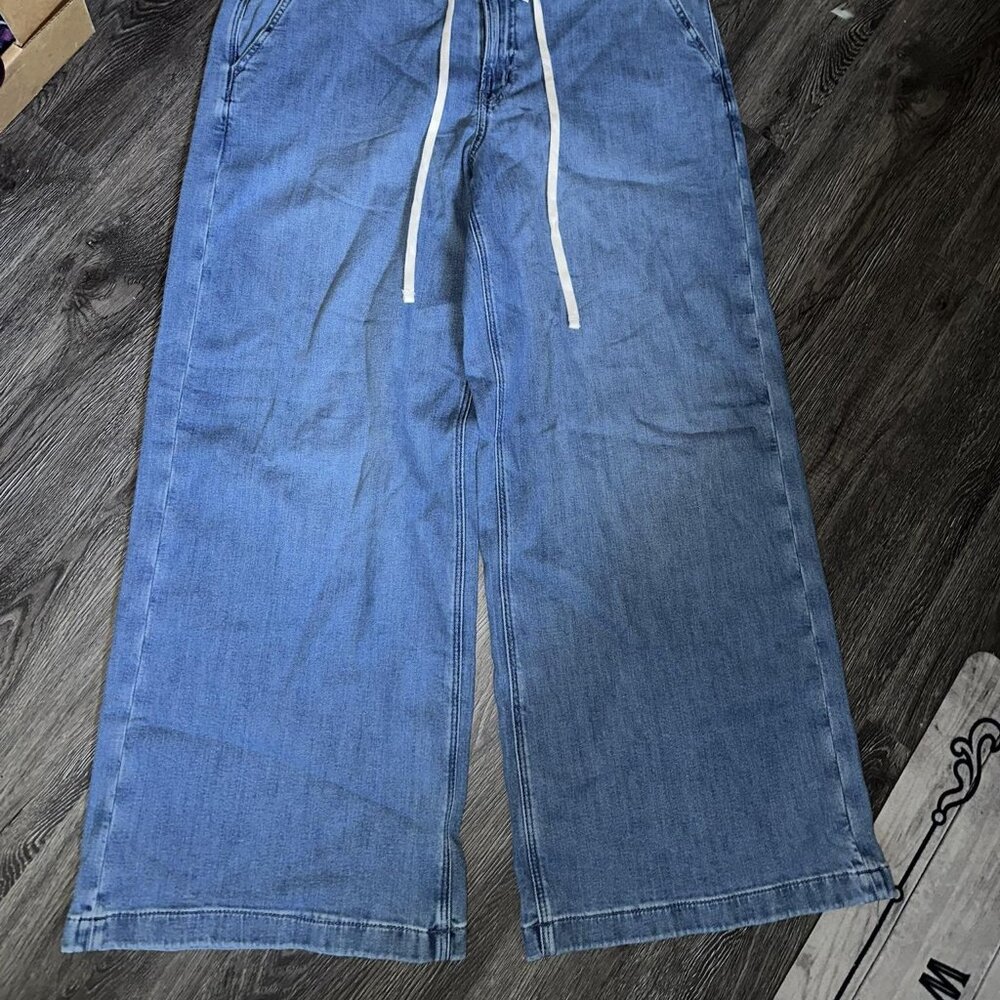American Eagle Wide Leg Elastic Waist Jeans NEW - Picture 2 of 2